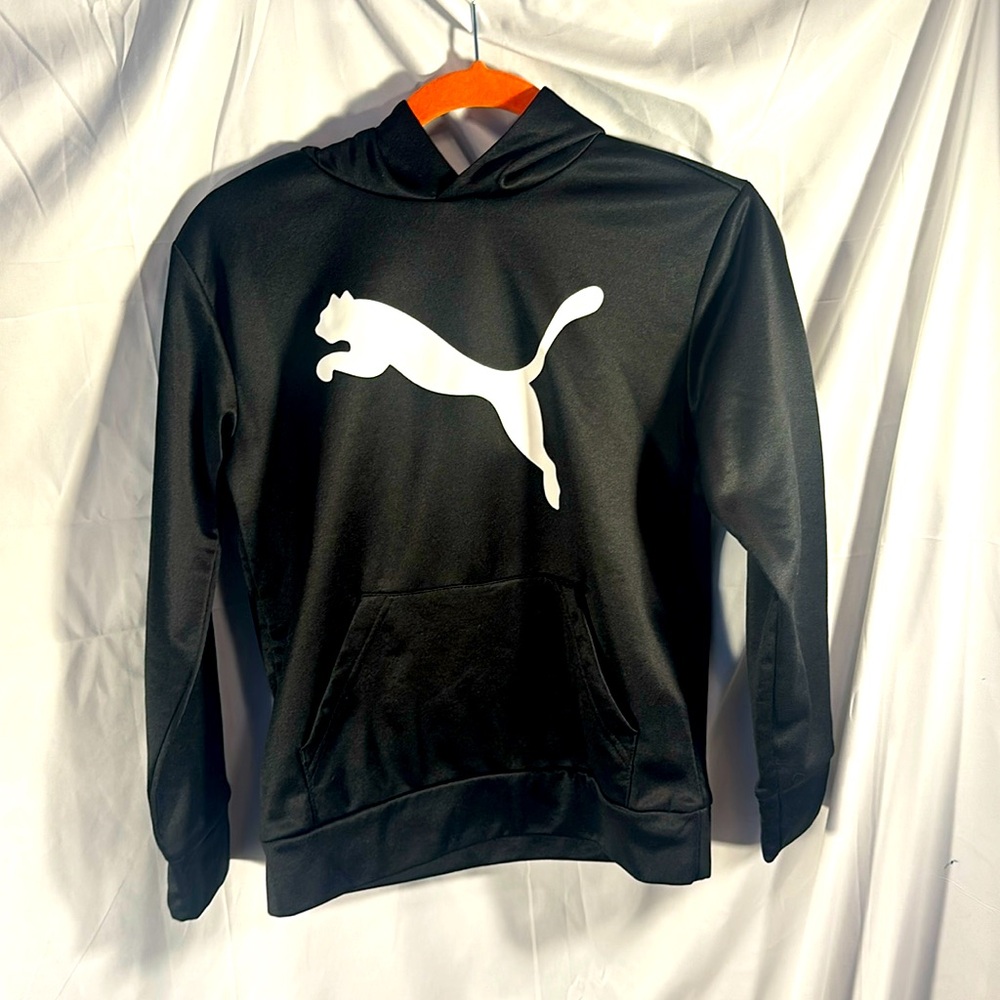 Boys Puma Black Hoodie size M 10-12 Youth black & white puma design great shape